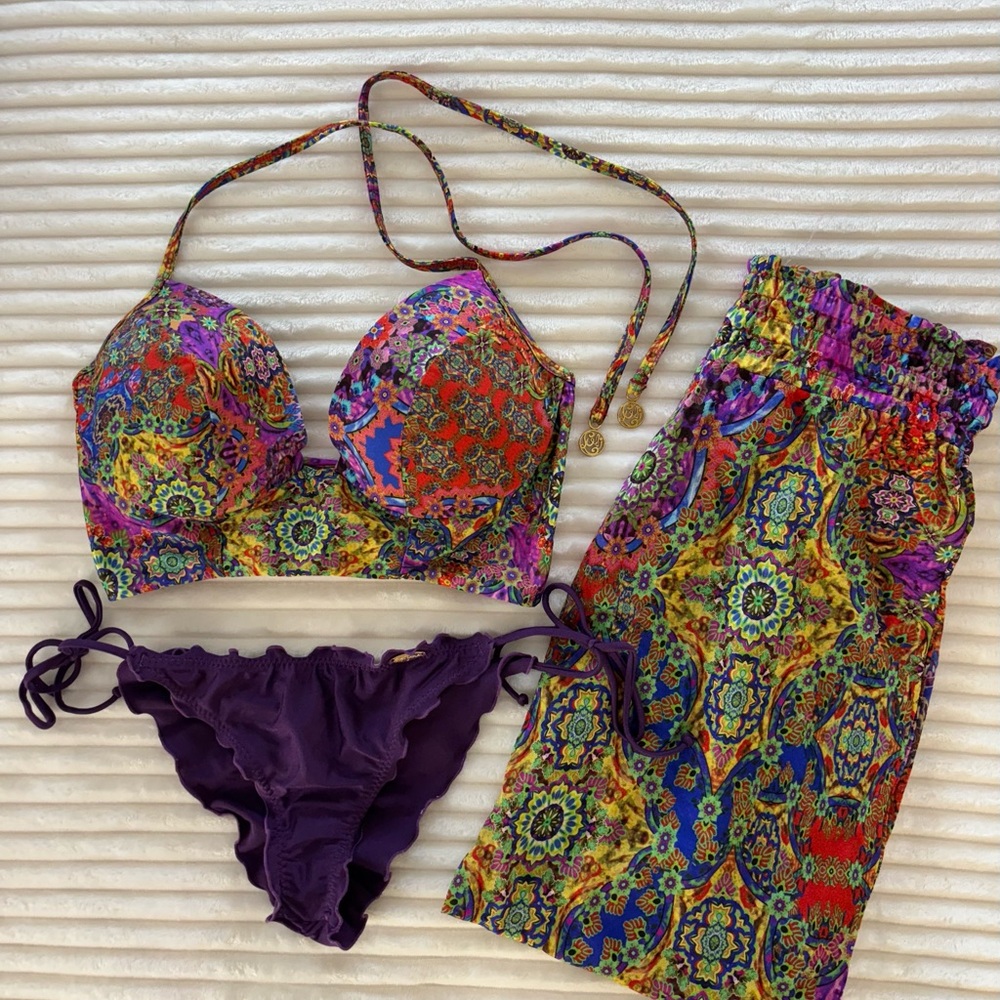 Luli Fama, Top XL, Bottom Large, Pants Large.
Color Gipsy Rose.
